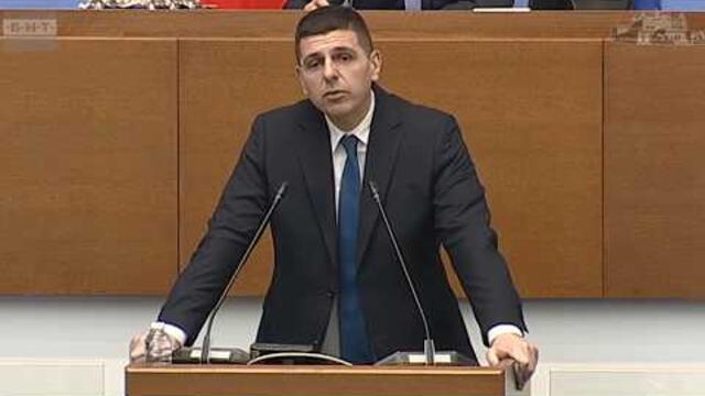 Борисов и Пеевски са едно и също нещо и мрежите им за купуване на гласове са едни и същи