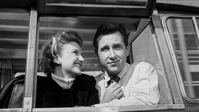 Lloyd Bridges - 1953 - The Limping Man - Sniper's bullet. Espionage lies. Femme fatale.