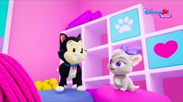 Mickey Mouse & Minnie Mouse Fun Adventure 🎈🐭 | Funny Cartoon Moments for Kids 😂✨