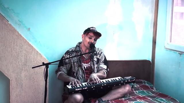 Ivo Dimchev - MOIA / at the balcony of Dimitrius/