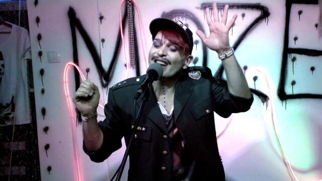 Don't cry by Ivo Dimchev /Live at Mozei/