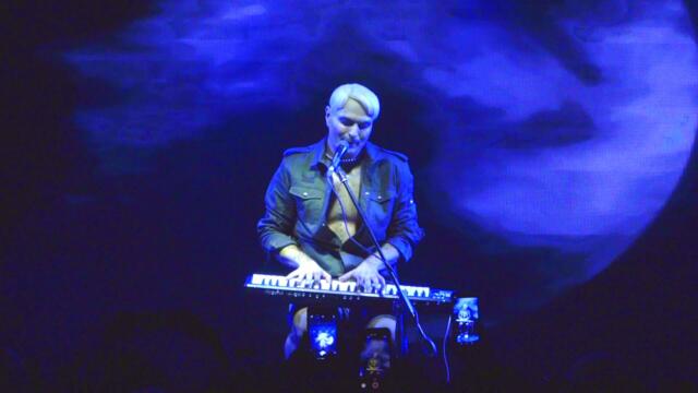 Rain by Ivo Dimchev in istanbul 2019