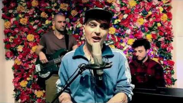 Falling by Ivo Dimchev /live/