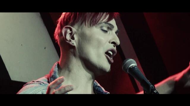 Fortune by Ivo Dimchev at Terminal 1