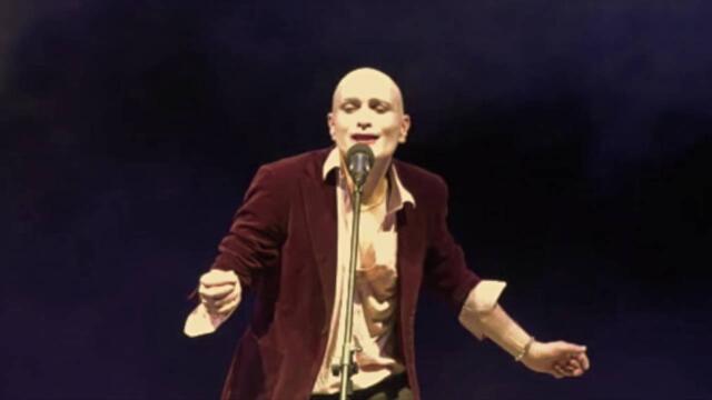 Traveling light by Ivo Dimchev