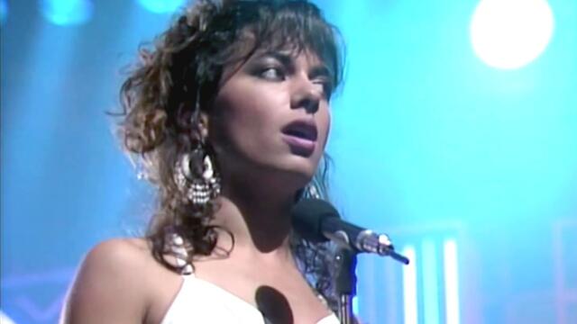 The Bangles - Walk Like an Egyptian (TV 1986 Remastered)