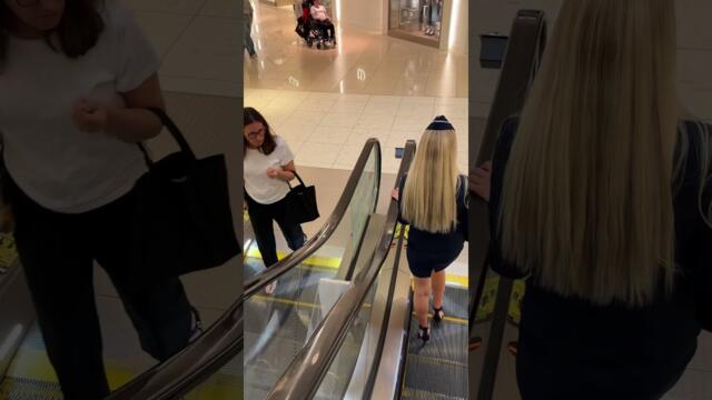 ❤️👠🇷🇺Aria_in_sky - Is ice-cream better than me? 😂#stewardesslife #flightattendant #cabincrewcareer #airportfashion