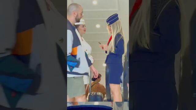 ♥️👠🔥🇷🇺Aria_in_sky - She Walked In… And Everyone Turned 😳✈️#reactions#streetstyle#walkingstyle#shorts#reaction