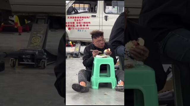 Най забавните клипове в Китай на едно място (компилация разцепване от смях)Топ Автомонтьора на Китай