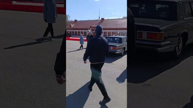 ЗиЛ и ГАЗ-14 в одном кадре. Открытие ретро сезона 2026 на ВДНХ #ссср #гон #авто #зил