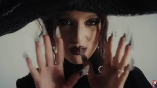 Mihaela Marinova - Медал (Official Video)