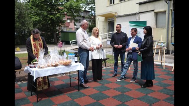 Първата по рода си специализирана детска площадка за игра на деца с двигателни затруднения