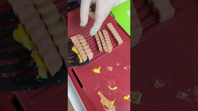 German Spam Inspired Egg Roll - Canned meat with egg & spinach