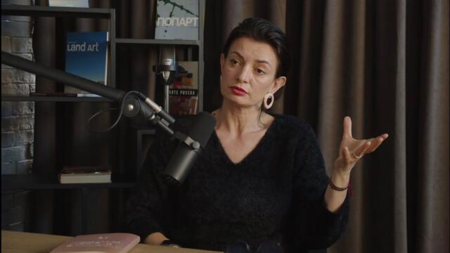 Художничката Рада Якова разкрива идеите зад най-новата си изложба “Само любов”