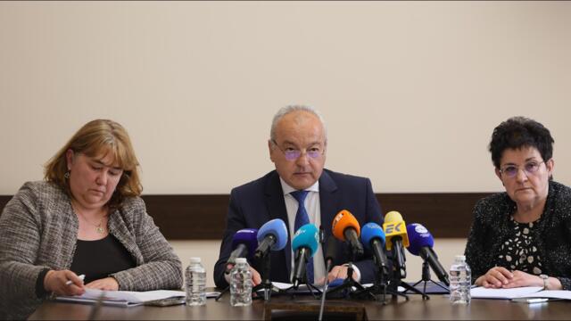 Донев: Трябва оценка преди евентуално обратно изкупуване на „Лукойл-Нефтохим“
