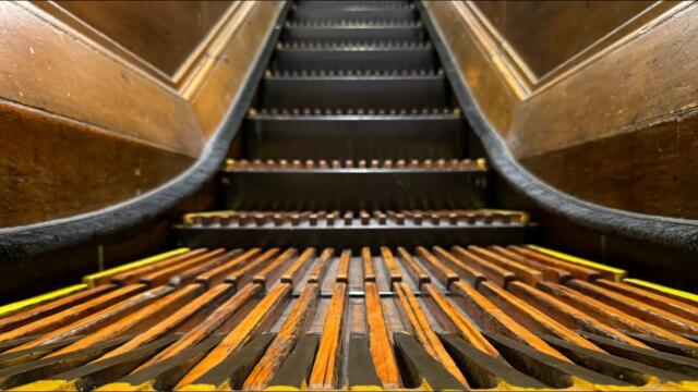 AMAZING!!!!! Old Historic Otis Wooden Escalators at Macy’s Herald Square in New York City, NY 1080p6