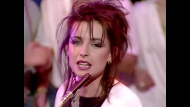 Bananarama - Robert De Niro's Waiting (TV 1984 Remastered)