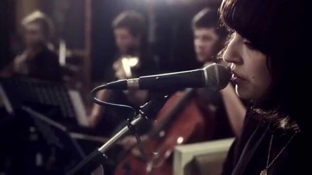 Daughter – "Youth" (Live @ Air Studios)