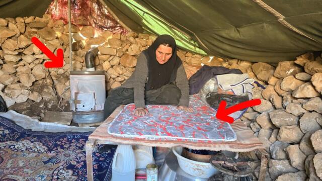 A Mother Thrown Out by Her Son and Daughter-in-Law Lives Alone in the Snowy Mountains