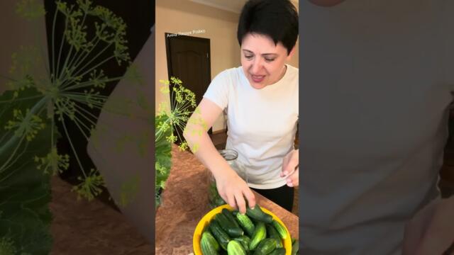 Огірочки 🔥. А ви пишіть свої рецепти,як засолюєте огірки на зиму. 