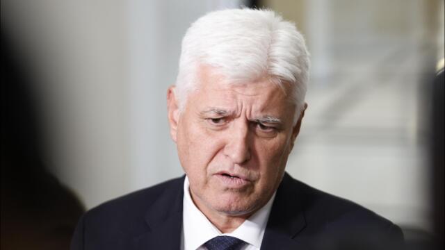 Стоянов: За участие в „коалицията на желаещите" може да се говори едва след постигането на мир