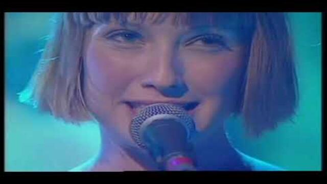 Sixpence None The Richer - Kiss Me (Live TFI Friday 21 May 1999 Channel 4)