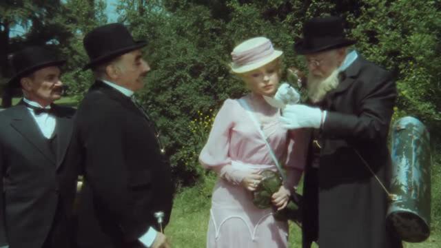 Адела още не е вечеряла (Adela jeste nevecerela 1978) 1/2
