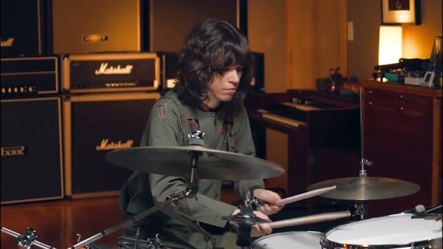domi and jd beck - OUT OF SYNC (from Rick Beato's Channel)