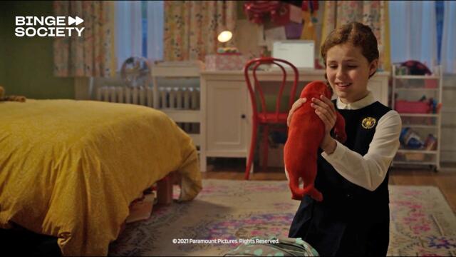 Clifford the Big Red Dog (2021): Emily Finds the Cutest Stowaway Ever