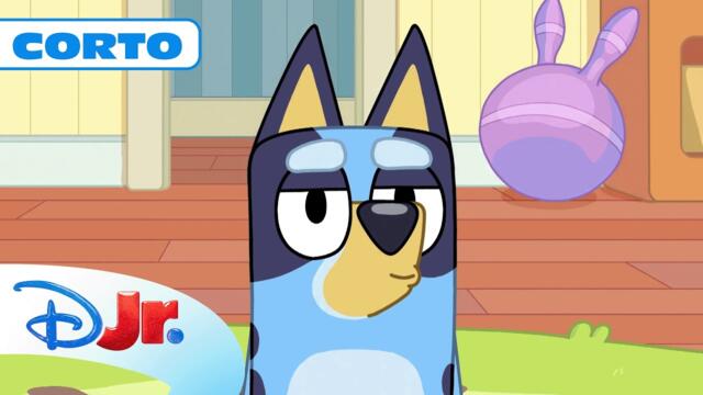 BLUEY: Hacer reír a mamá 🤣 | @DisneyJuniorES