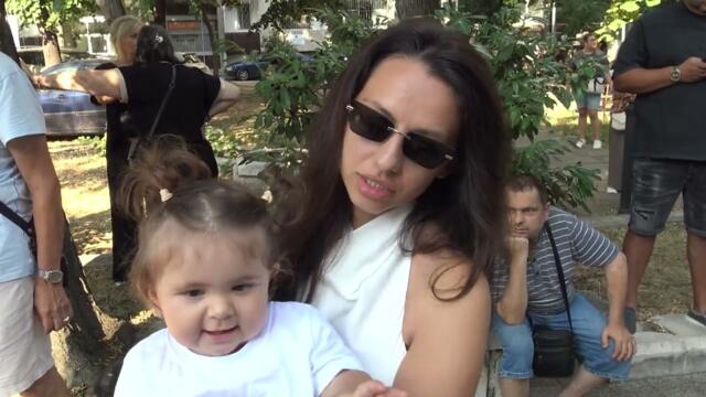 Масов протест пред съдебната палата след убийството на Георги
