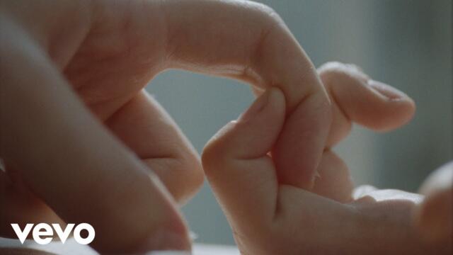 Carly Rae Jepsen - Motivation (Official Music Video)