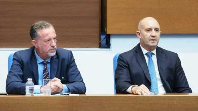 Румен Радев: Тече процес на дълбока трансформация в службите
