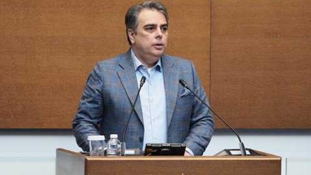 Асен Василев: Радев, как ще направите дефицита 5,7%? „Не сте показали нито една фактура“