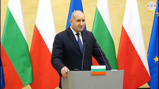Румен Радев във Варшава: Единственият шанс да поддържаме самолетите МиГ-29 е с помощта на Полша