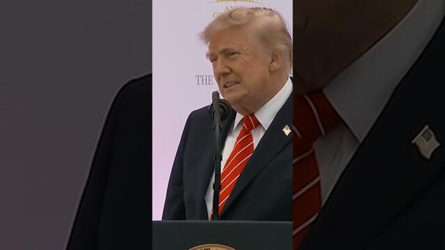Дональд Трамп вручает Национальную научную медаль Илону Маску