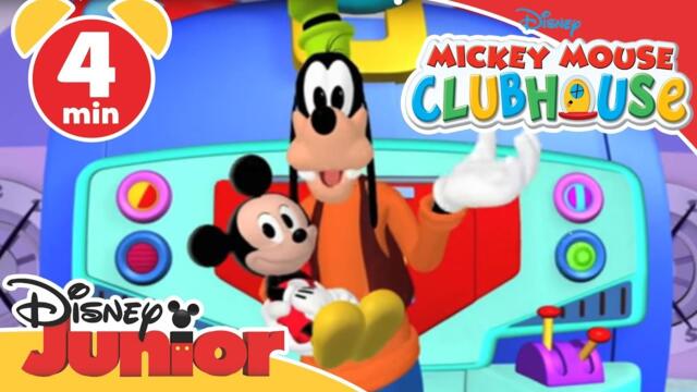 Клубна къща на Мики Маус | Гуфи гледа Мики Маус 🍼 | @disneyjr