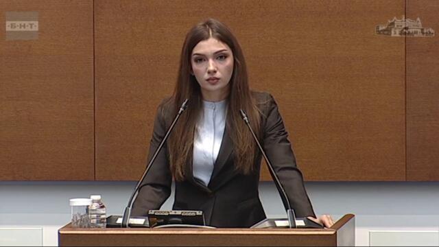 ДБ: Йотова представя отказа от изпращане на български войници в Украйна като разделителна линия