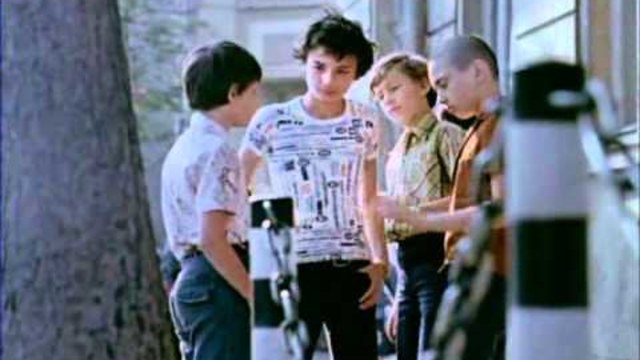 Войната На Таралежите (1979) - Кино Версия