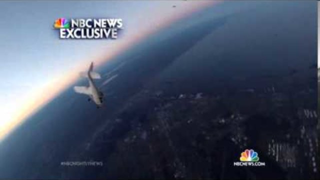 Адски сблъсък на два самолета заснет с камери! видео