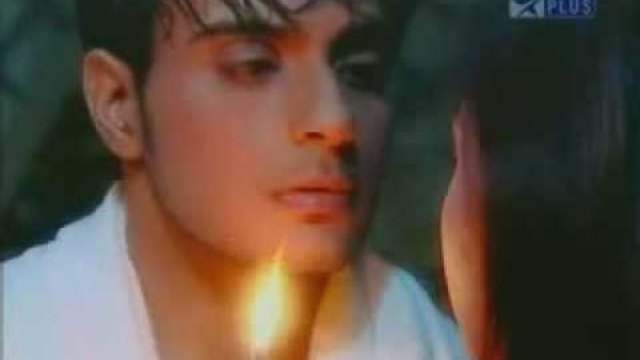 Цветовете на любовта-Alekh и Sadhna-Романтика на свещи