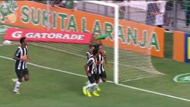 Ronaldinho Penalty Goal against Vitória || 08/12/2013 || HD