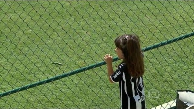Ronaldinho and a lovely little fan | Training Day | HD