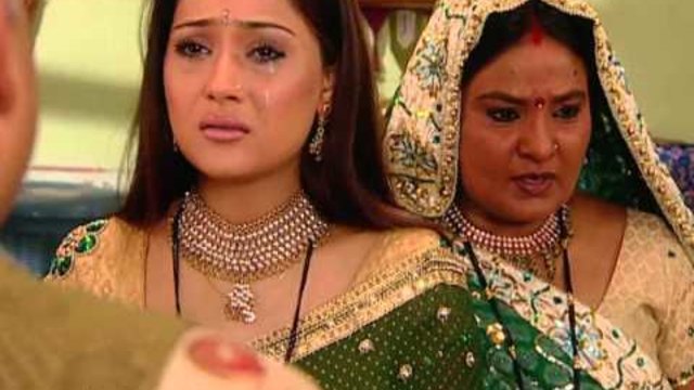 Цветовете на любовта -  261 еп. -Kaushalya обвинява Садхана като предател