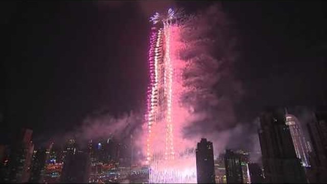 Новогодишно шоу с фойеверки!