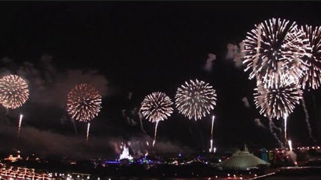New Year's Eve 2013 fireworks over the Magic Kingdom at Walt Disney World from California Grill