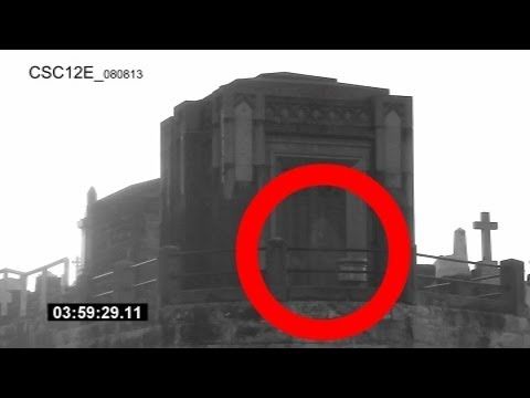 Паранормално ВИДЕО: Френско списание засне призрак в Софийските гробища!