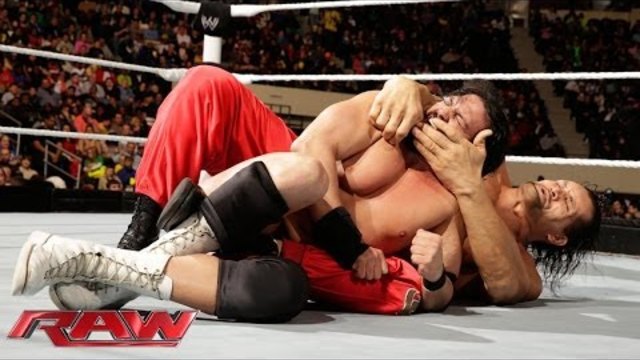 The Great Khali vs. Damien Sandow - WWE App Vote Match: Raw, Dec. 30, 2013