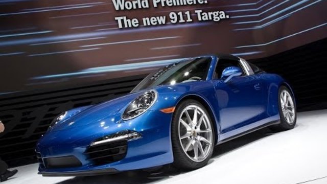 New Porsche 911 Targa revealed - see it (and its folding roof) in action