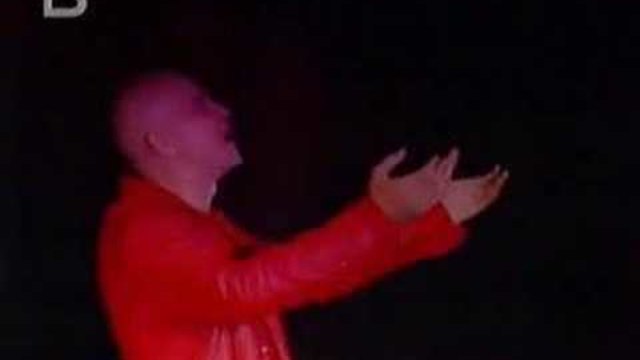 Слави Трифонов &amp; Десислава- Назад, назад, моме Калино